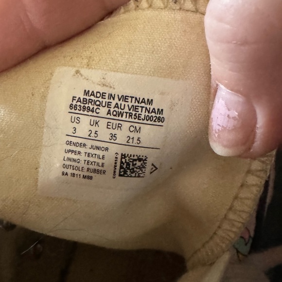 Good condition Converse size 3 US - Picture 5 of 5